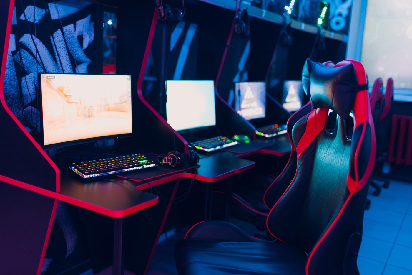 Salle gaming équipée